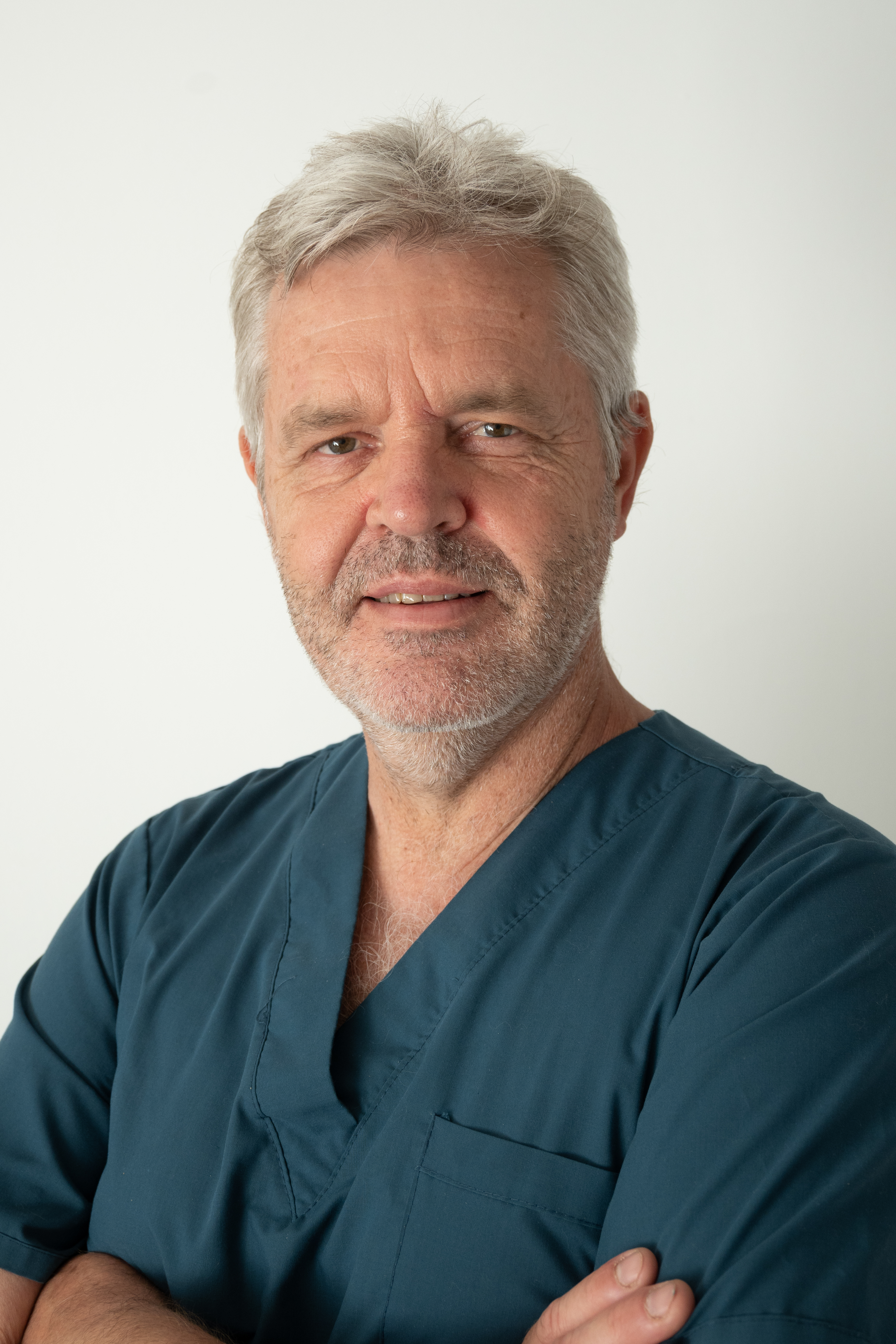 Retrato profesional del Dr. Alejandro Schilling